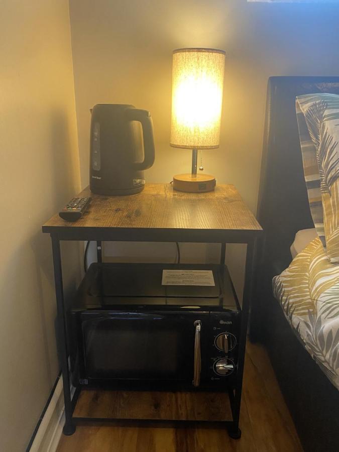 Private Room And Bathroom With Private Entrance Near Warwick Town Centre Exterior photo